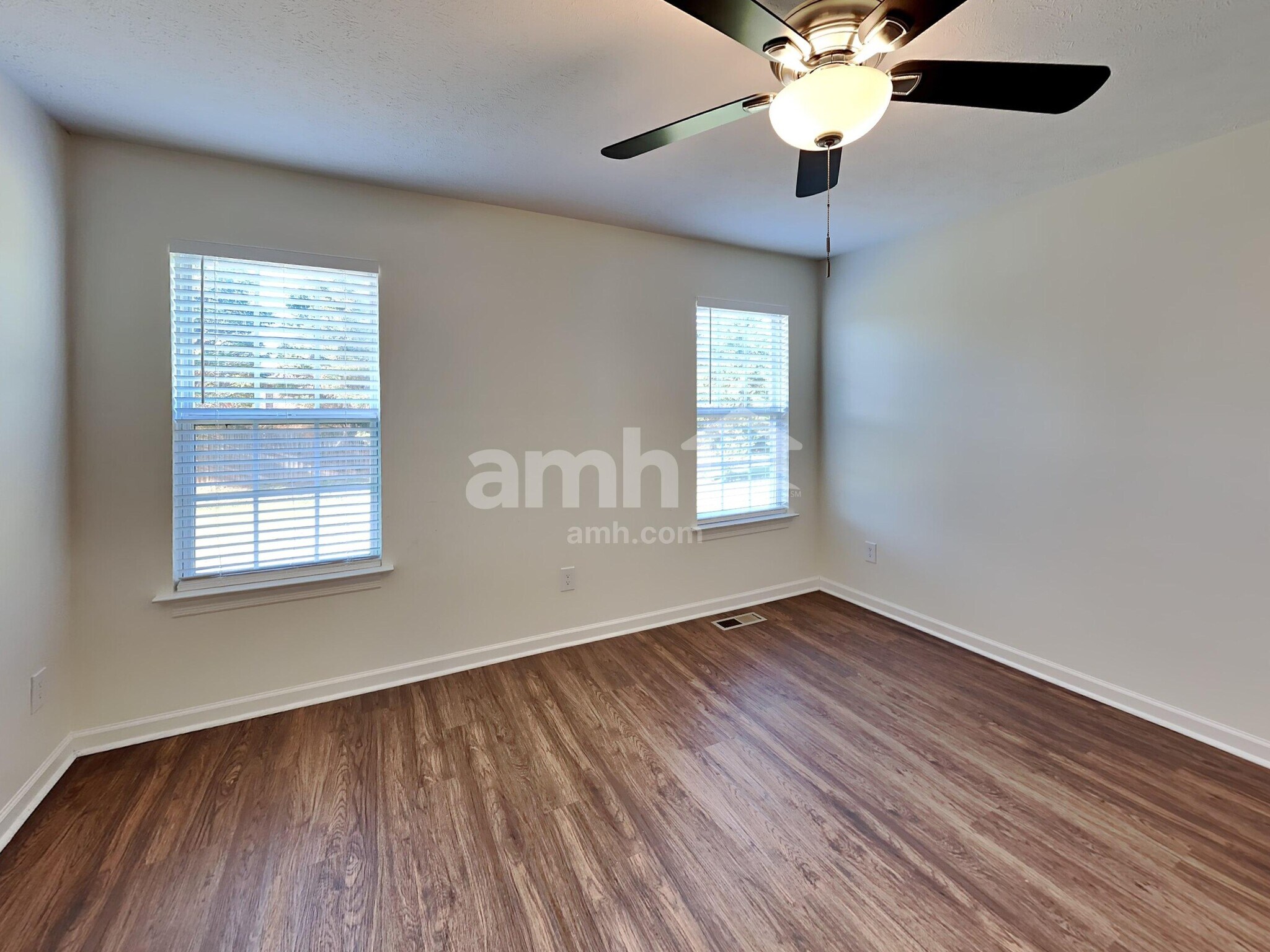 Building Photo - 4864 Ark Ln