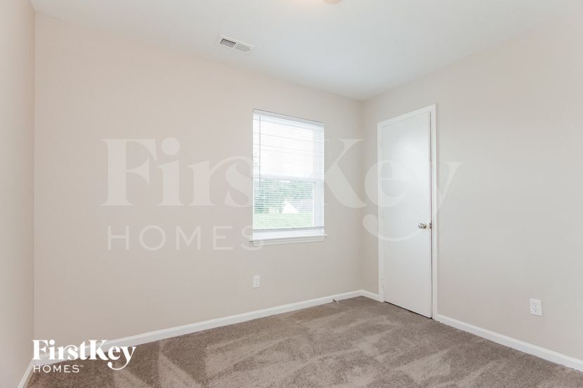 Building Photo - 1320 Eagles Landing Dr