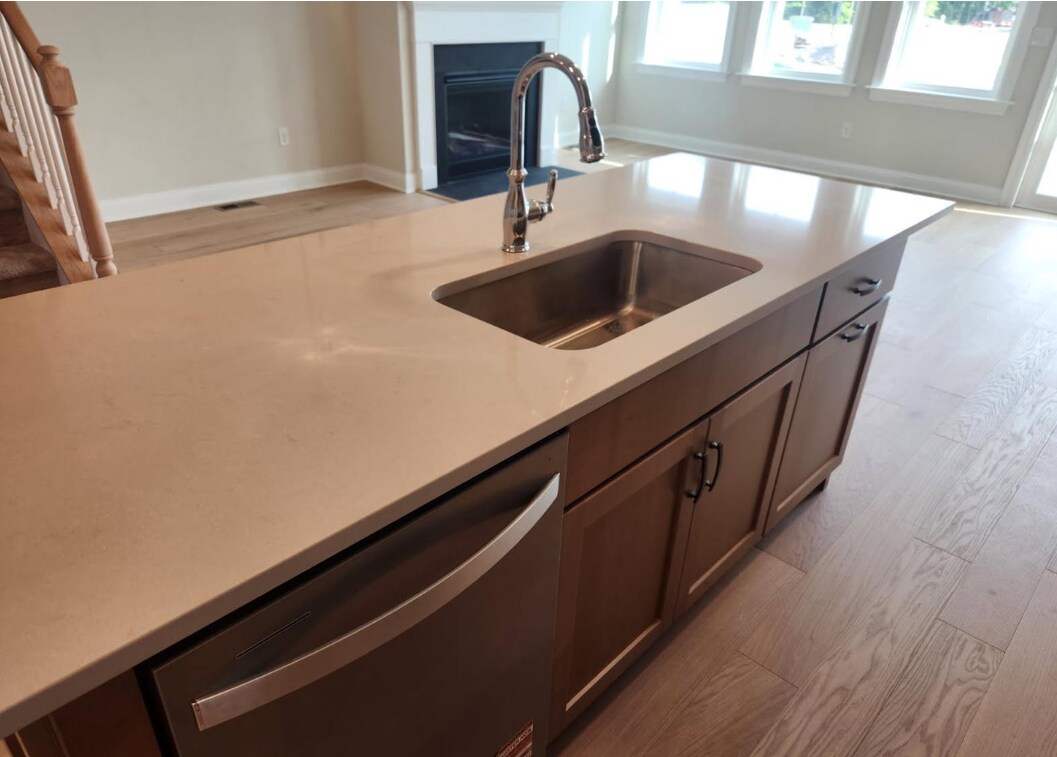 Building Photo - 328 Foxtail Ln