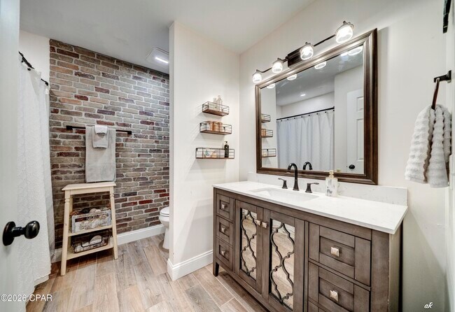 Building Photo - 707 Plantation Cir