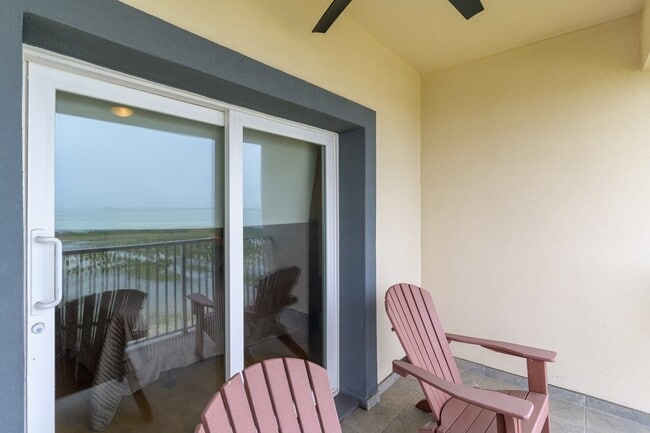 Building Photo - 100 Harbor St