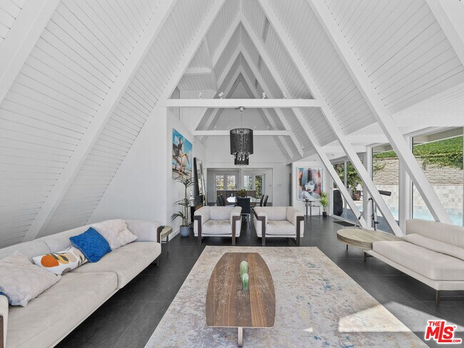 Building Photo - 8460 Cole Crest Dr