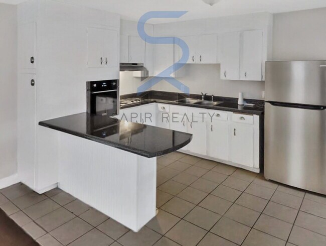 Building Photo - 225a Brady Dr