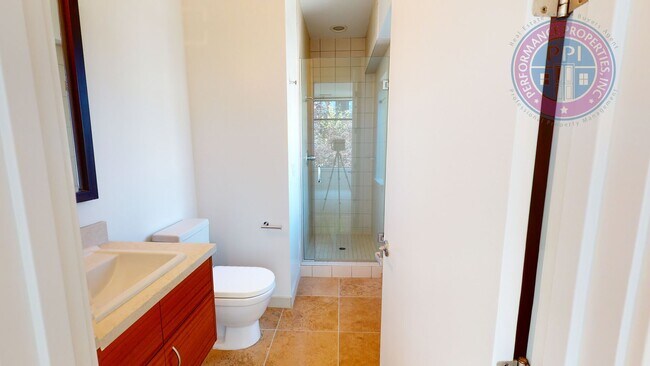 Building Photo - Riverfront Location, Luxury Townhome - End Corner Unit, Two En-Suites, Attached Garage