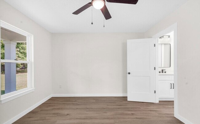 Building Photo - 4705 Ave B