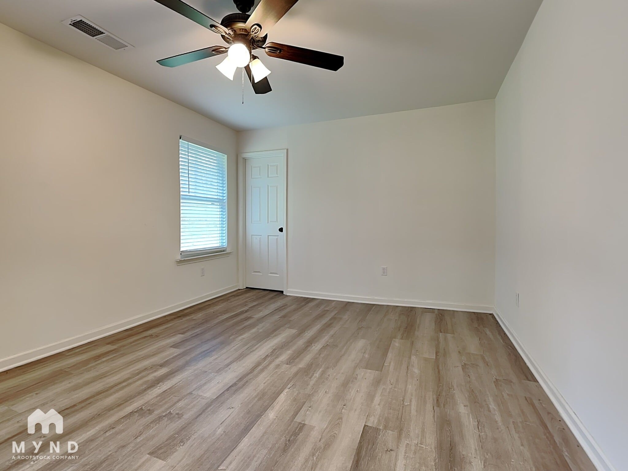 Building Photo - 424 Valerie Cir