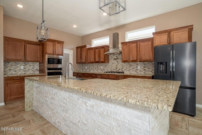 Building Photo - 2241 Tierra Delmonte Dr