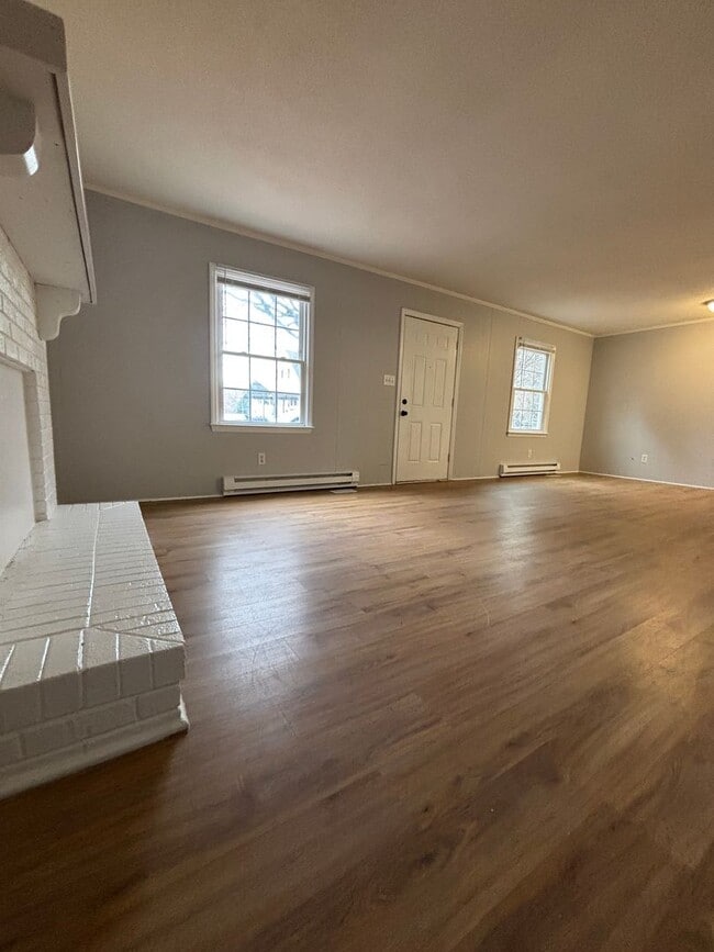 Building Photo - Cozy Kernersville 3BD Home with Modern Comforts – Available Now!