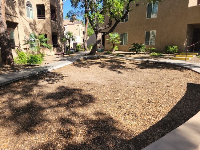Building Photo - 9325 W Desert Inn Rd