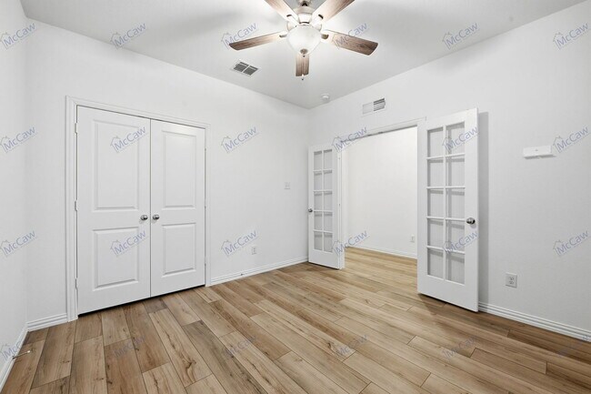 Building Photo - 10037 Little Tree Ln