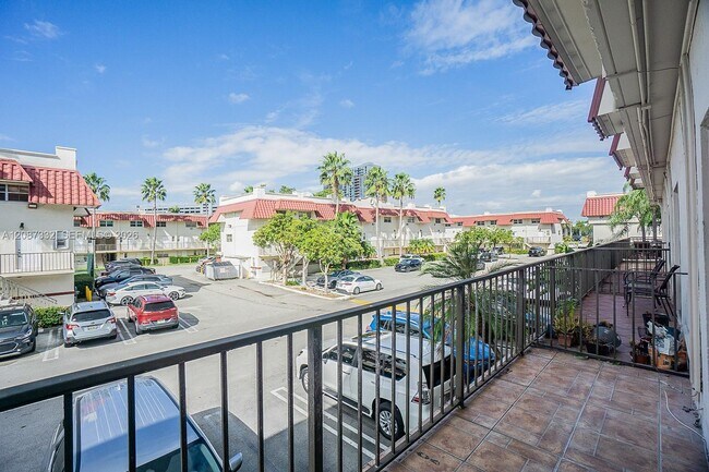 Building Photo - 8650 SW 67th Ave