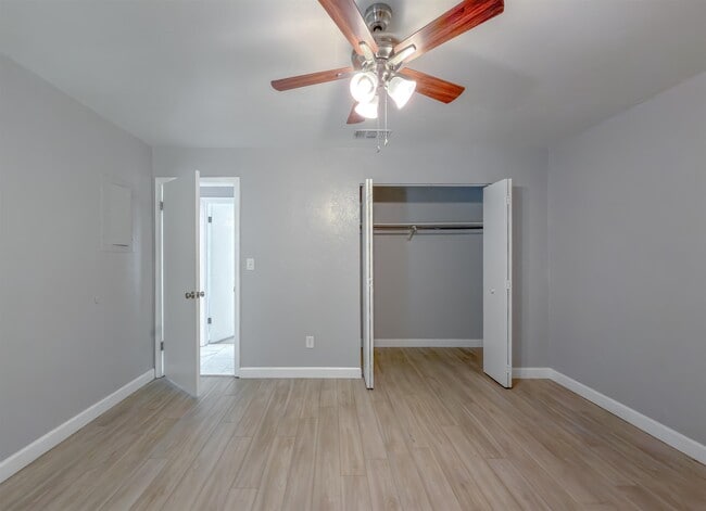 Building Photo - 520 Pasco Ct