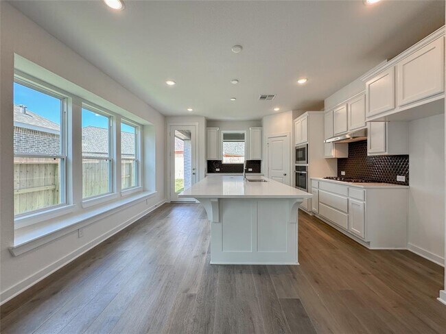 Building Photo - 541 Sand Branch Dr