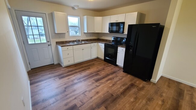 Building Photo - 410 S 2nd St