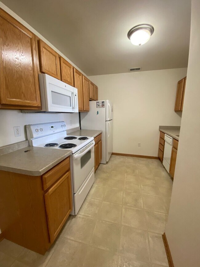 Building Photo - Luxury 1-Bedroom Apartment in the Heart of Downtown Stoughton