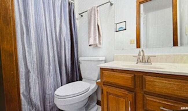 Building Photo - 3 Bedroom / 3.5 Bath House in Peoria