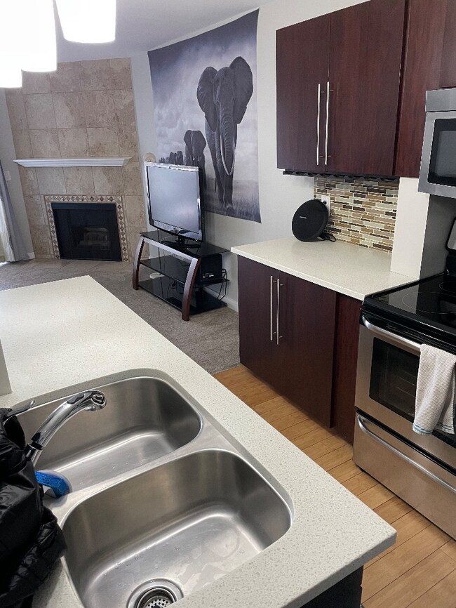 Building Photo - 7335 S Springcrest Ct