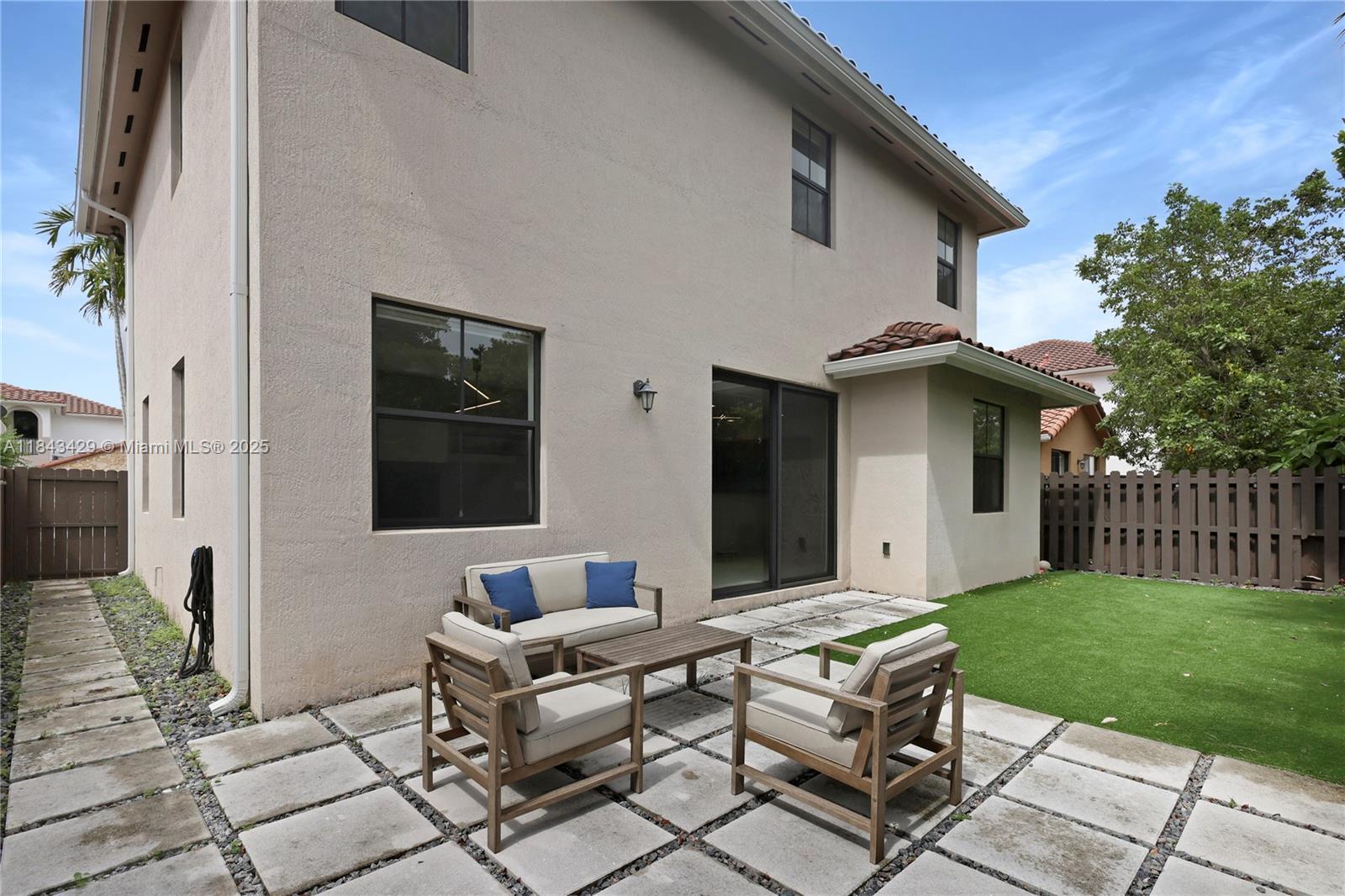 Building Photo - 9955 NW 10th Ter
