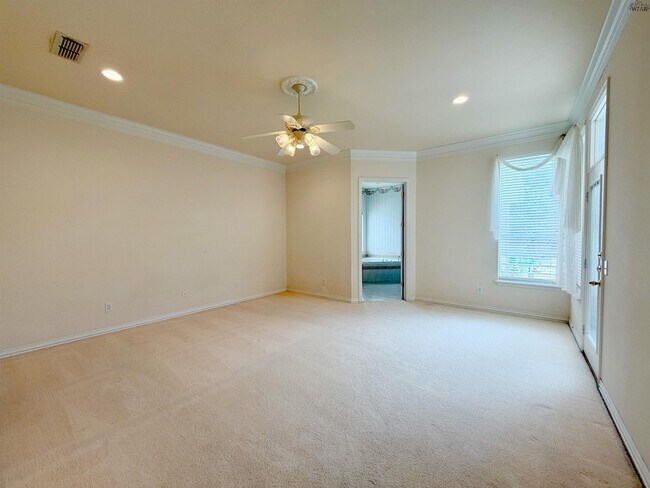 Building Photo - 4506 Hollow Ridge Dr