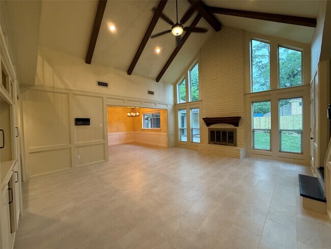 Building Photo - 1931 Pine River Dr