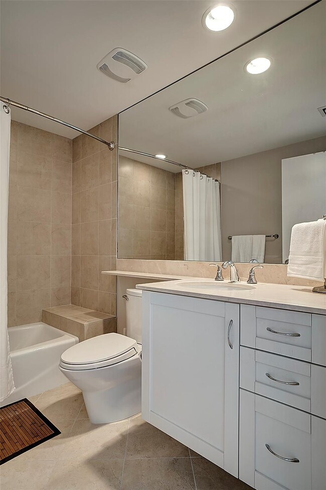 Building Photo - 2831 N Ocean Blvd