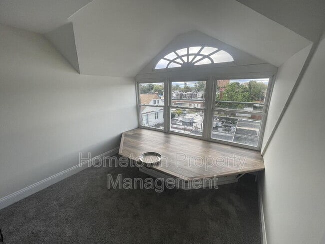 Building Photo - 2350 Logan St