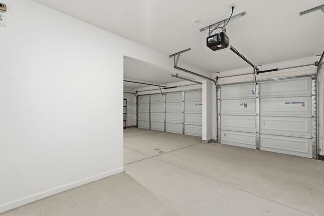 Building Photo - Modern Comfort Meets Desert Serenity – 4 Bed Rocking K Rental Home Available Now!