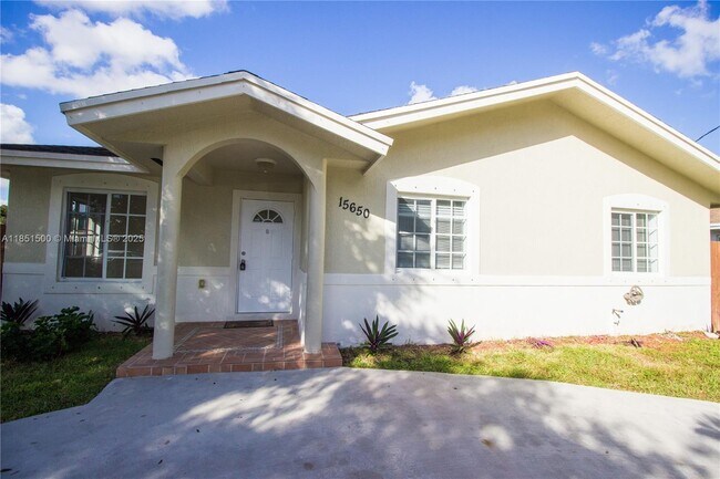 Building Photo - 15650 NW 39th Ct