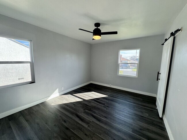 Building Photo - 4139 Gaviota Ave