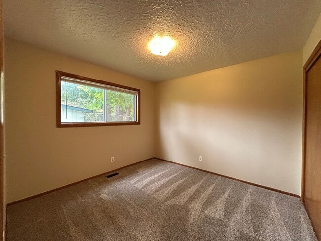 Building Photo - sw114th