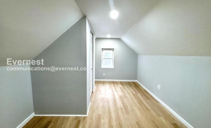 Building Photo - 2992 Pontiac St