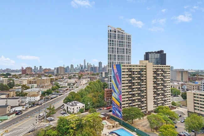 Building Photo - 201 St Pauls Ave