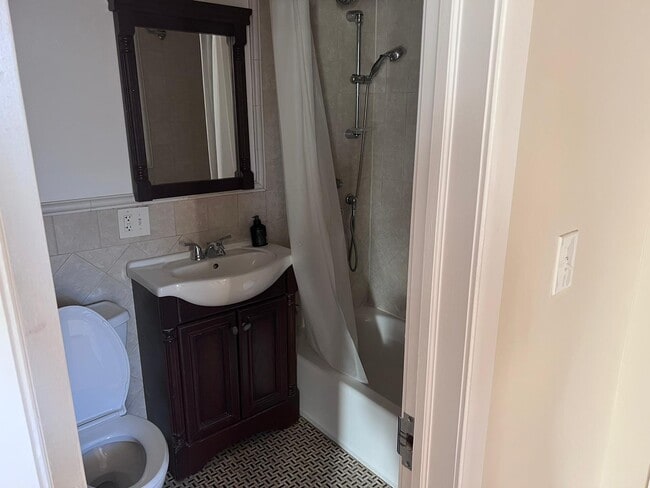 Building Photo - 169 Sackett St