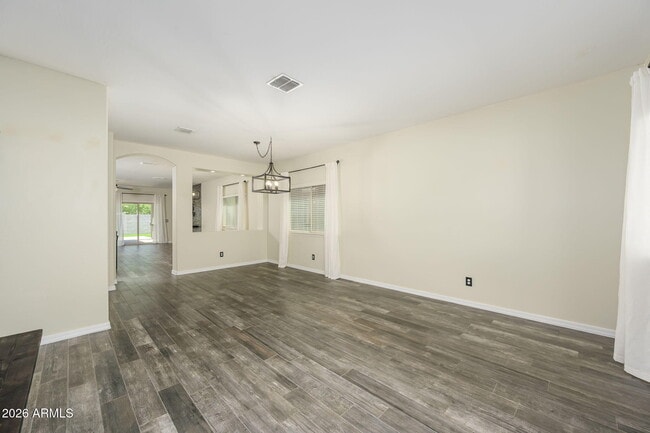 Building Photo - 538 W Gum Tree Ave