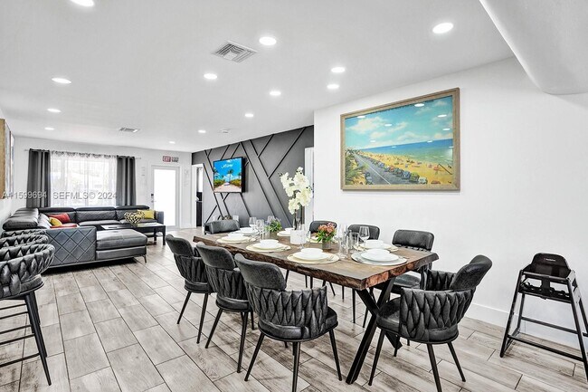 Building Photo - 1206 Lincoln St