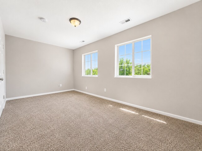 Building Photo - 803 S Logan Ave