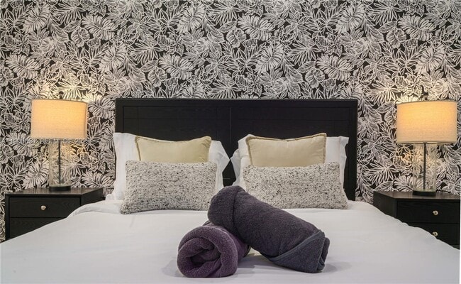 Building Photo - 2827 S Indian River Dr