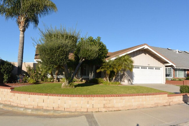 Building Photo - Spacious One Story 3-bedroom, 2-bathroom H...