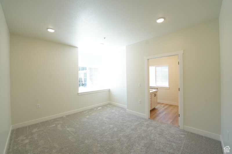 Building Photo - 1561 110
