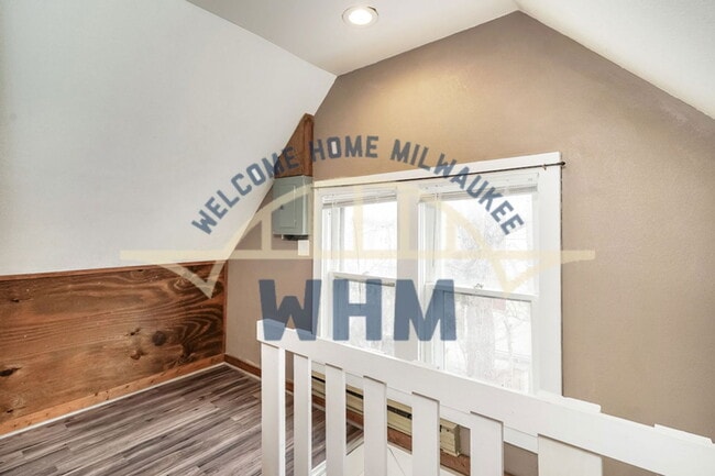 Building Photo - 2720 N Oakland Ave