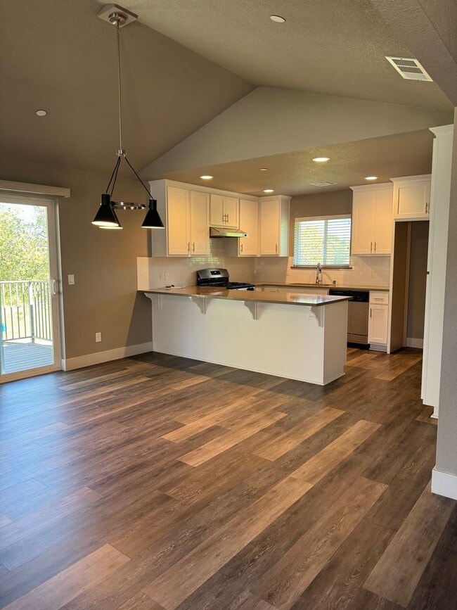 Building Photo - Sacramento St