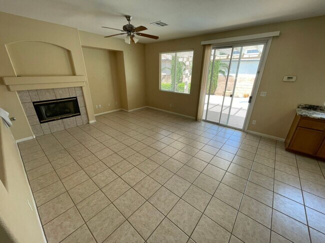 Building Photo - 2722 La Porte Ct