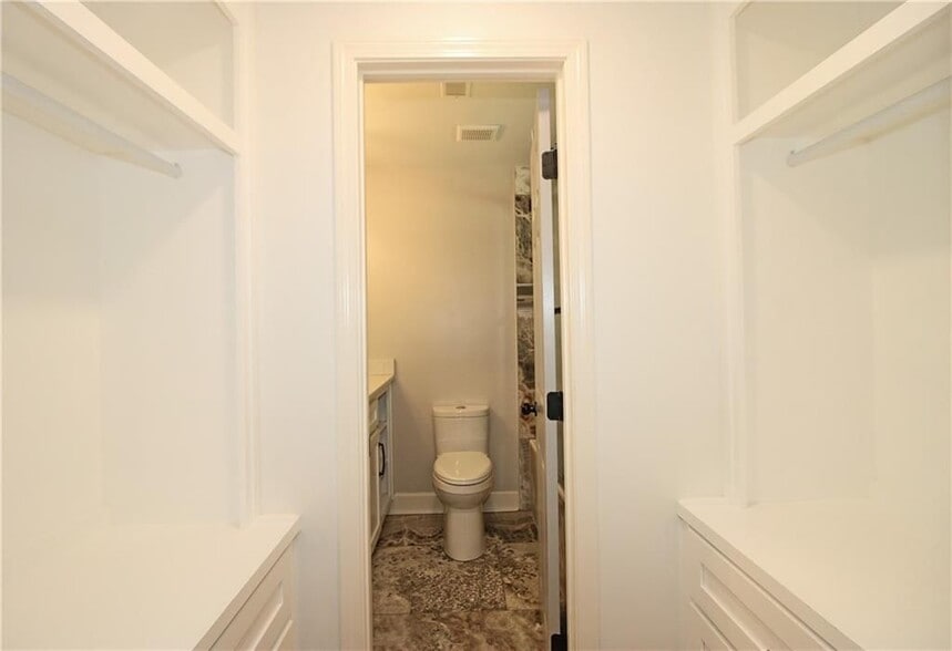 Building Photo - 49 New St