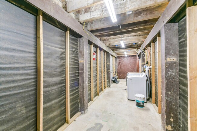 Building Photo - 3602 Alice St