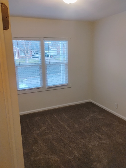 Building Photo - 380 E 100 N