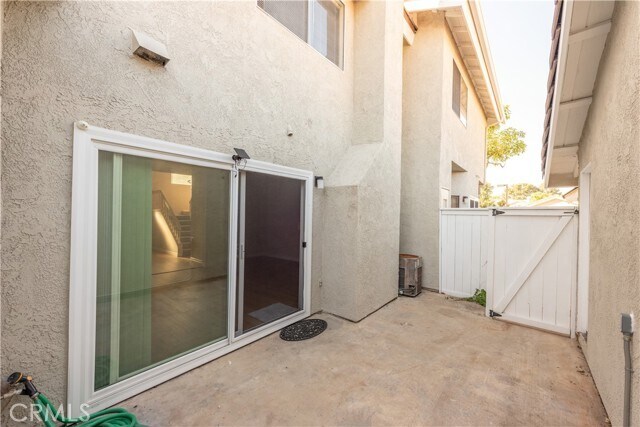 Building Photo - 656 Springbrook N