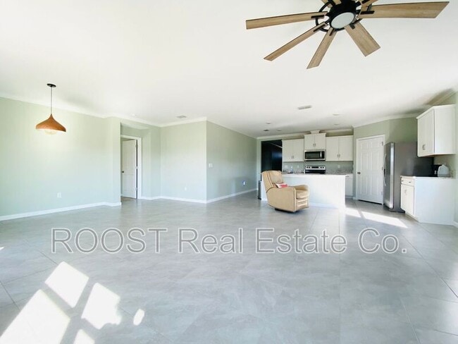 Building Photo - 7499 Tourmaline Dr