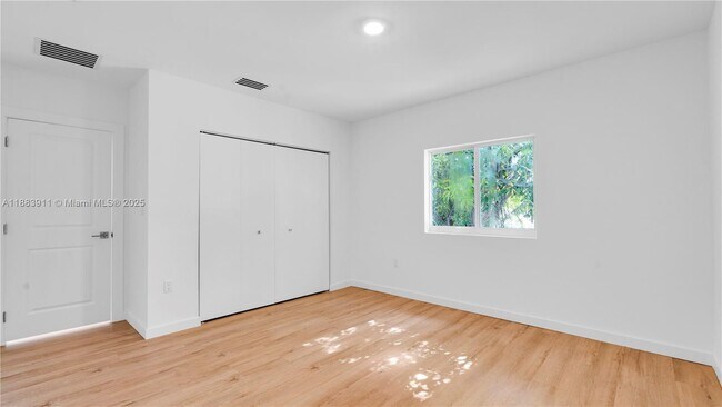Building Photo - 18395 SW 103rd Ct