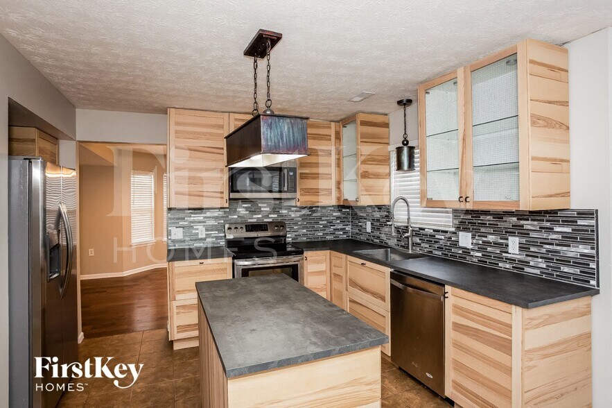 Building Photo - 10010 Fountain Springs Ct