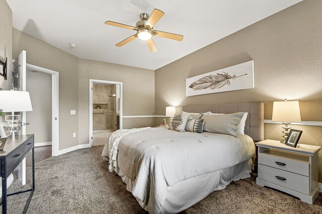 Building Photo - Charming & Updated Unit in Prime Denver Location